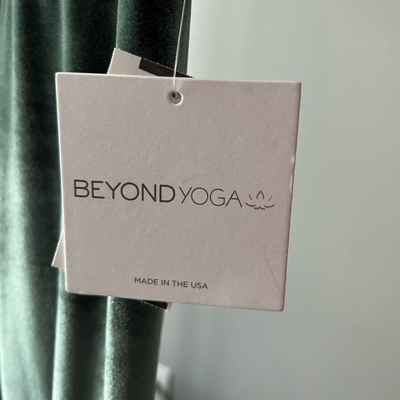 Beyond Yoga High Waisted Midi Legging in Forest Green - Picture 8 of 12
